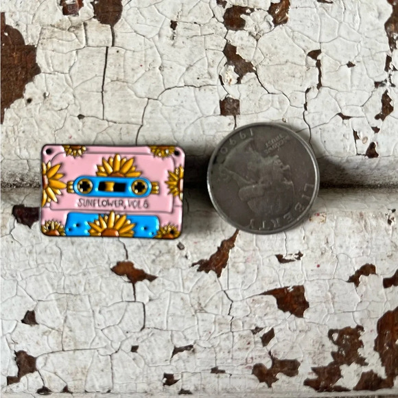 Brand new Harry Styles “Sunflower vol. 6” cassette tape enamel pin - Picture 2 of 3